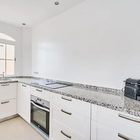 First Line Oasis Td05 Apartment